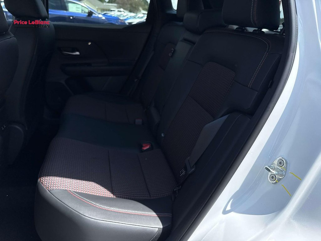New 2027 Aspen White TriCoat/Super Black Nissan SR image 7