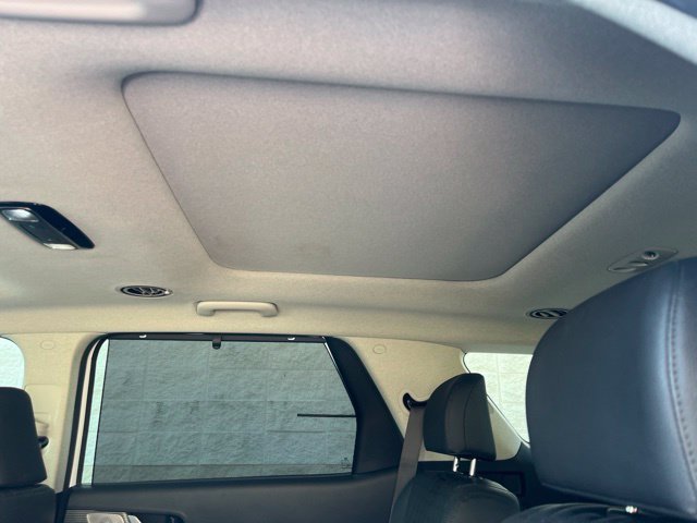 Used 2024 Hyper White Hyundai Limited image 11