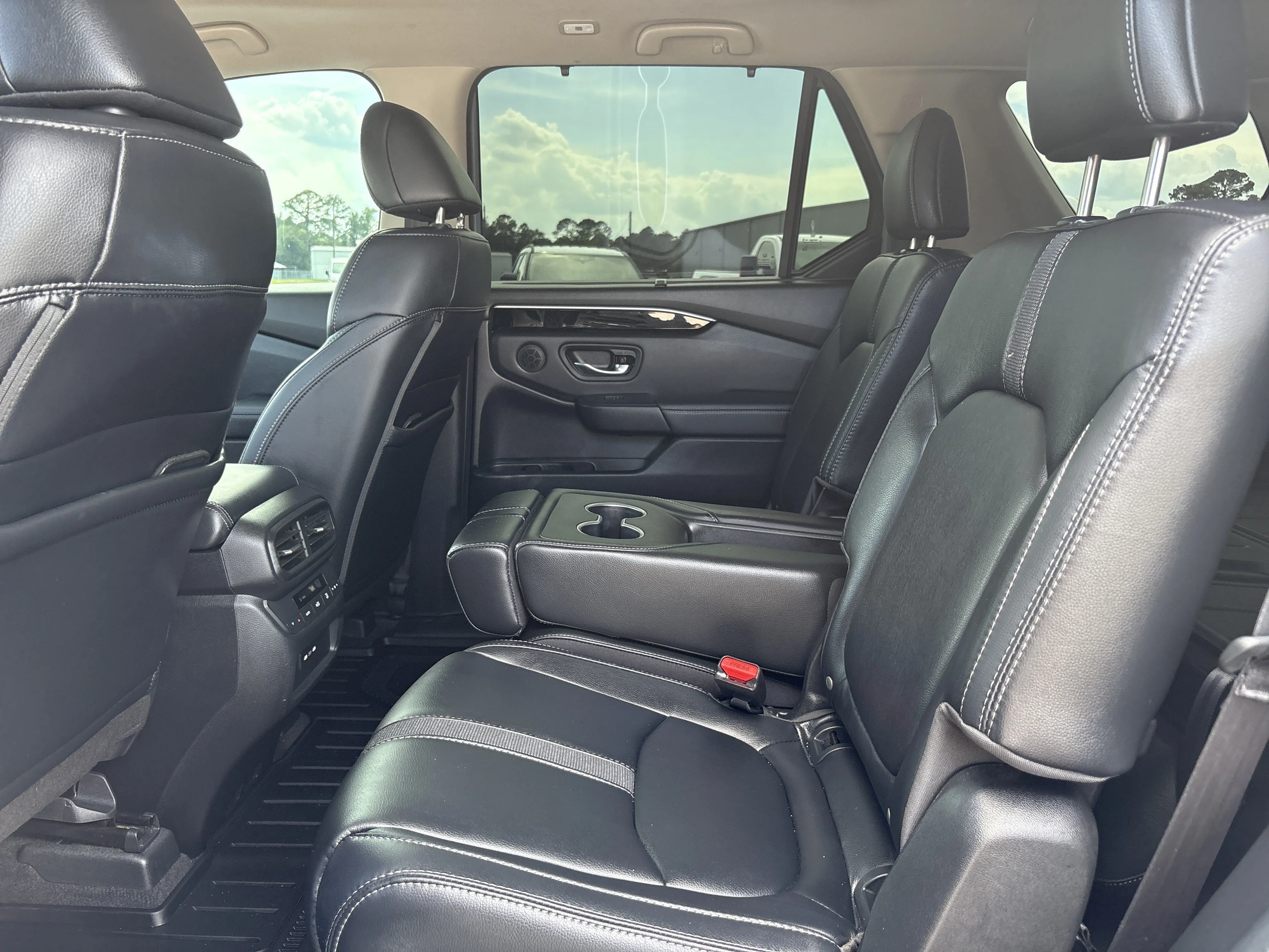 Used 2024 Sonic Gray Pearl Honda Touring image 17