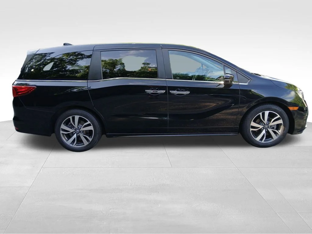 Used 2023  Honda Touring image 13