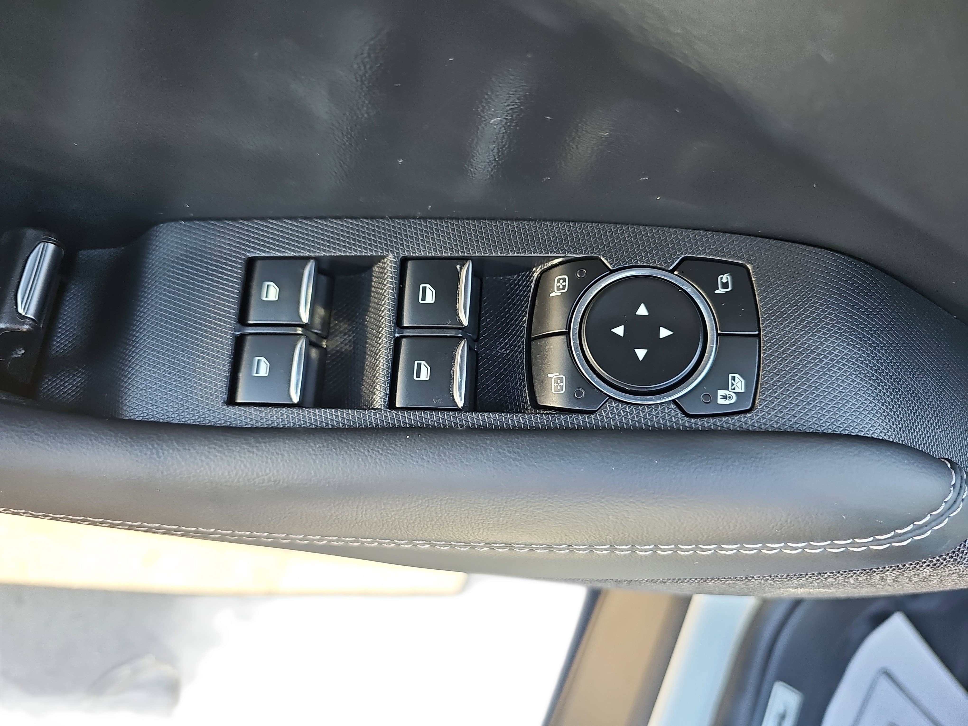 Used 2023 White Metallic Ford Premium image 23