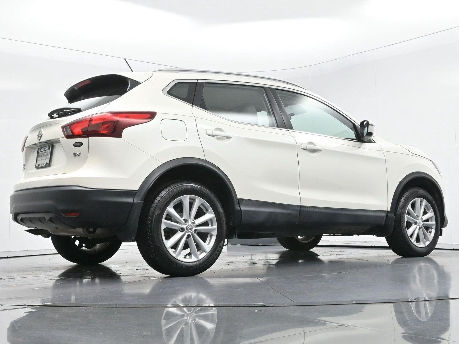 Used 2018 Pearl White Nissan SV image 44