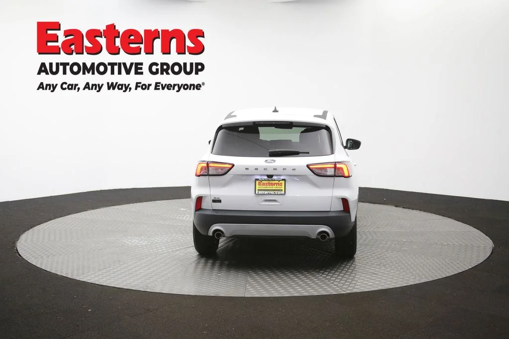 Used 2022 White Ford SE image 36