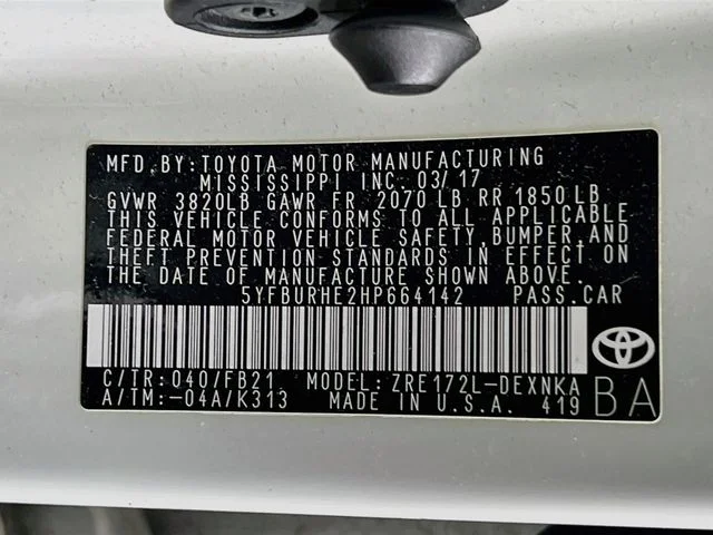 Used 2017 White Toyota LE image 11