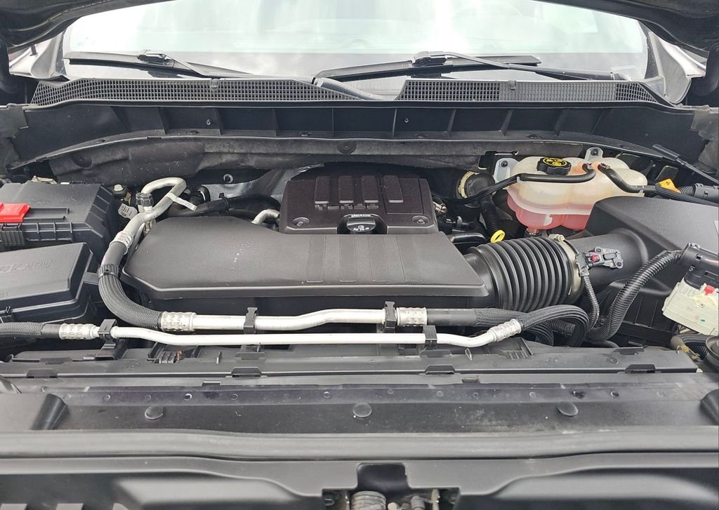 Used 2023 Gray Chevrolet Custom image 6