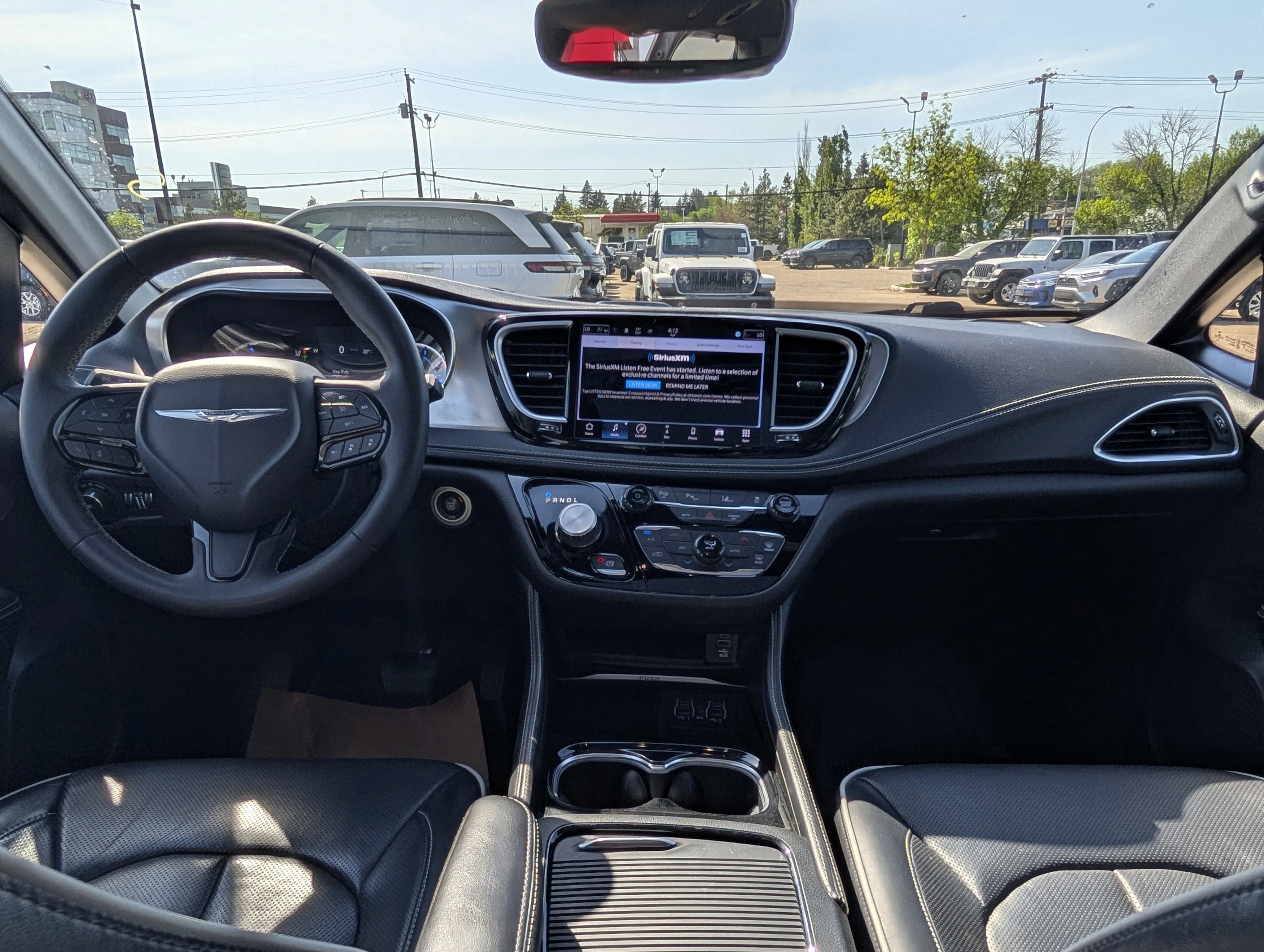 Used 2022 Ceramic Grey Chrysler Limited image 25