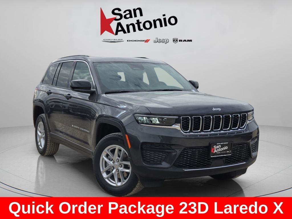 New 2025 Baltic Gray Metallic Clear-Coat Exterior Paint Jeep Laredo X image 2