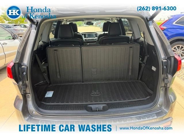 Used 2017 Predawn Gray Mica Toyota XLE image 13