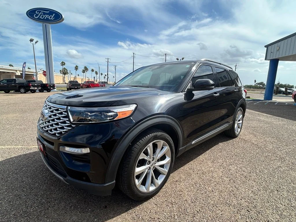 Used 2023 Black Ford Platinum image 3