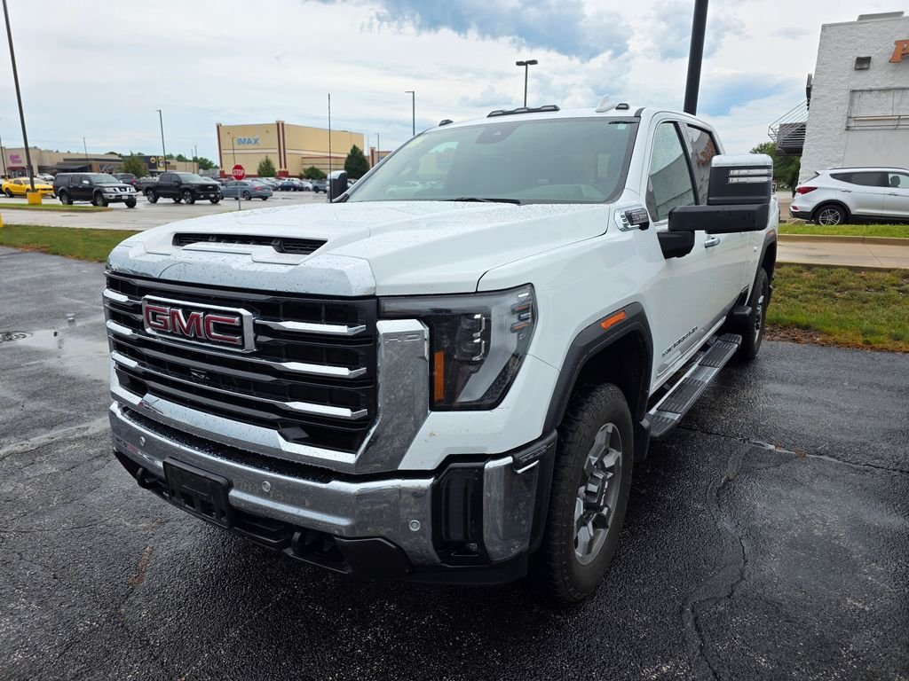 Used 2025 Summit White GMC SLT image 2