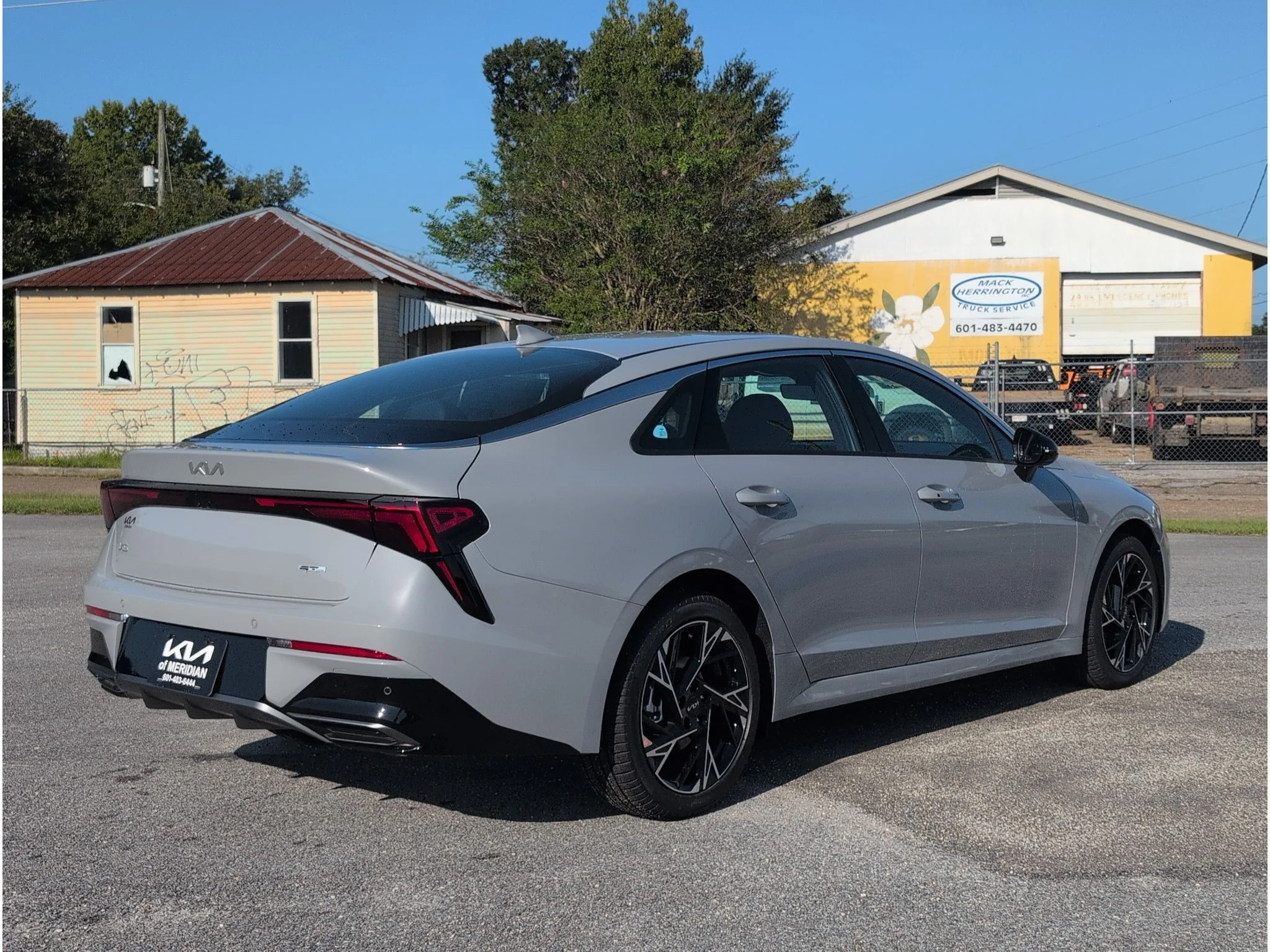 New 2026 Wolf Gray Kia GT-Line FWD image 5
