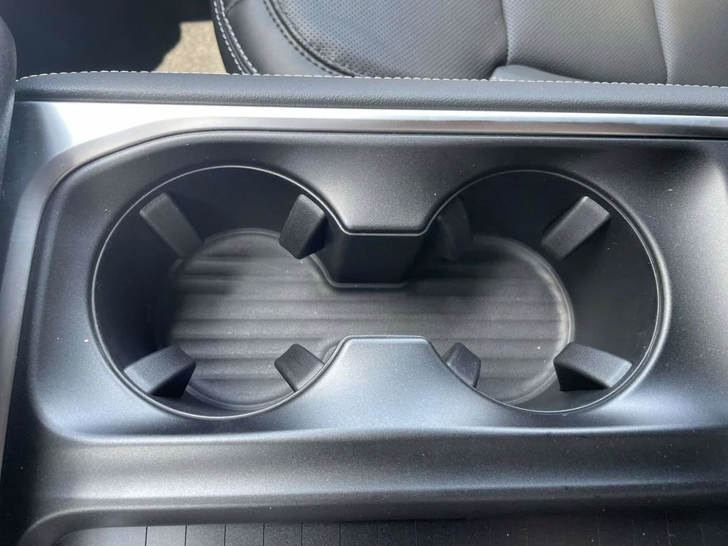 New 2027 Star White Metallic Tri-Coat Ford Platinum image 18