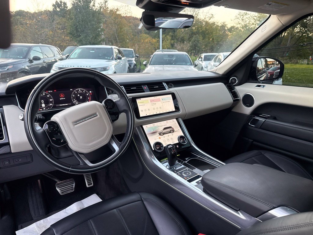 Used 2022 Black Land Rover HSE Silver Edition image 13