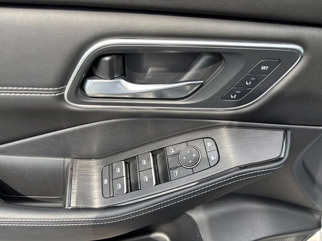 Used 2019 Silver Lexus 350 image 32