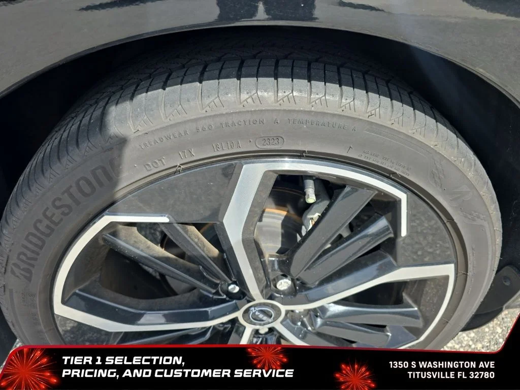 Used 2024 Black Nissan 2.5 SR image 9