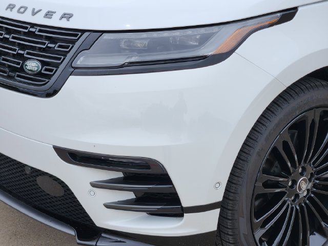 Certified Used 2026 White Land Rover Dynamic SE image 8