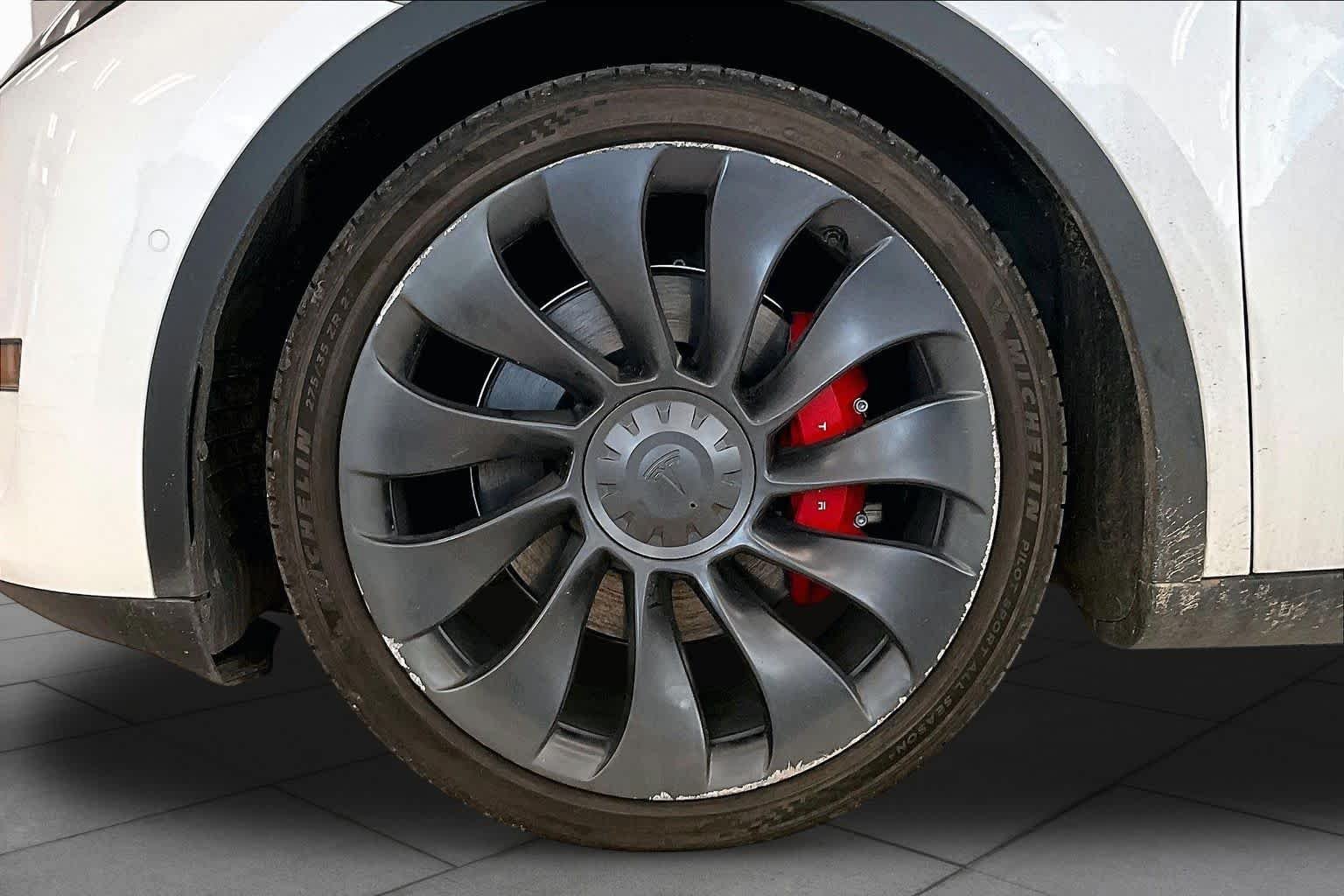 Used 2022 Pearl White Multi-Coat Tesla Performance image 9
