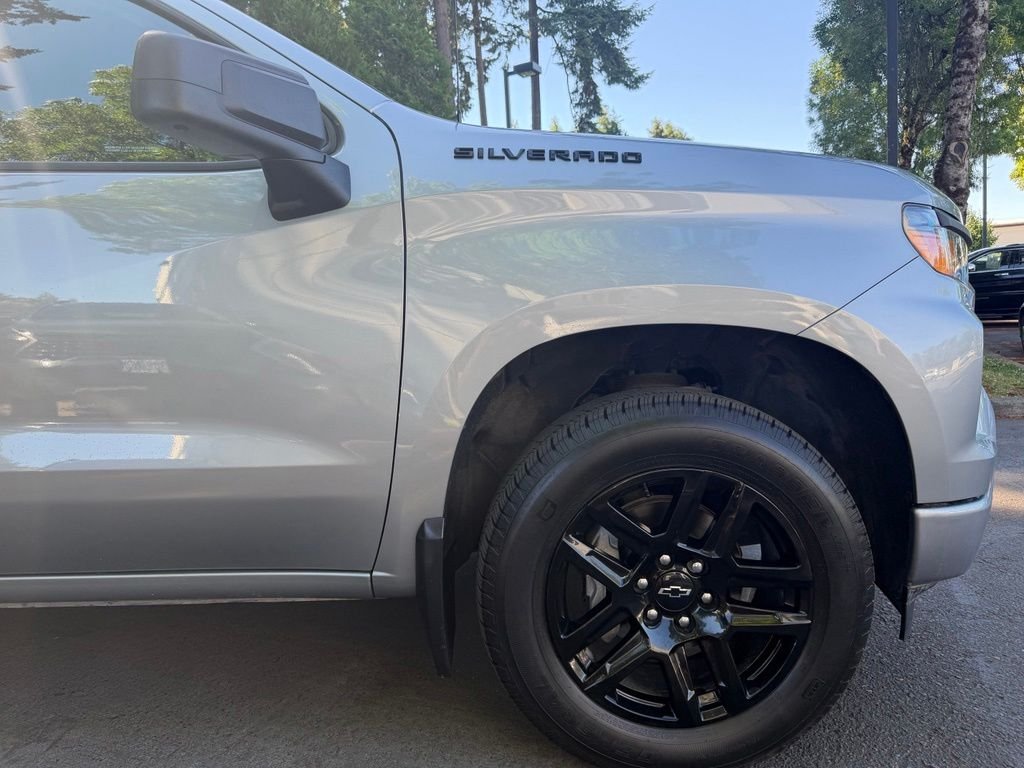 Used 2024 Gray Chevrolet Custom image 3