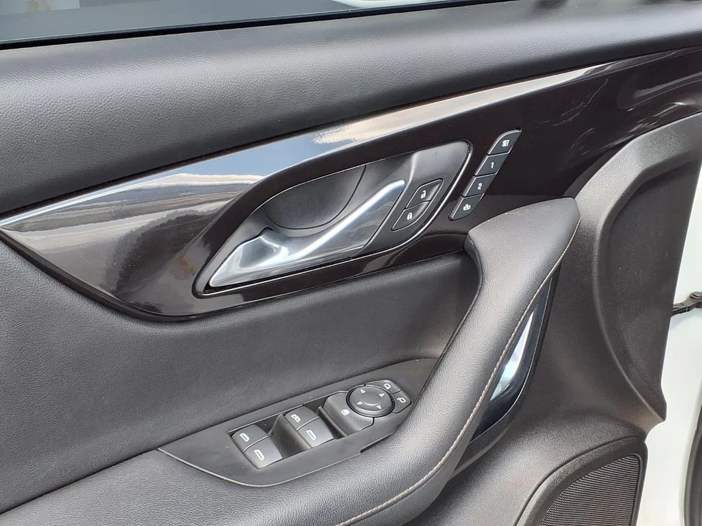 Used 2019 Summit White Chevrolet Premier image 13