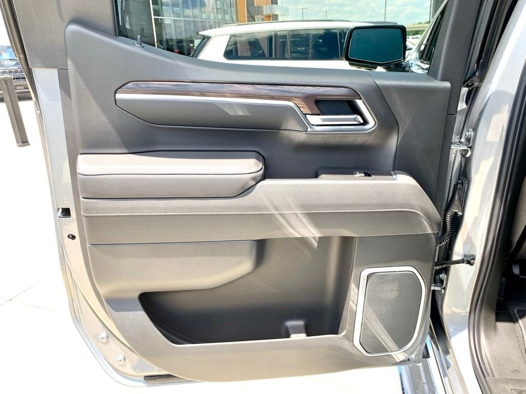 Used 2026 Silver GMC SLT image 17