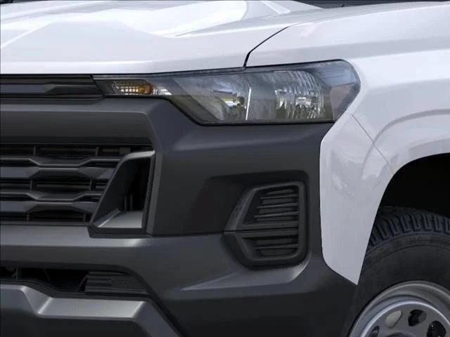 New 2026 Summit White Chevrolet WT image 10