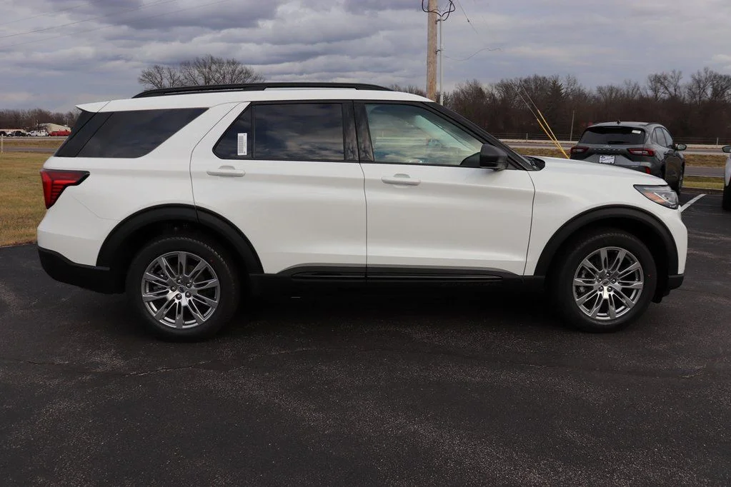 New 2026 Star White Metallic Tri-Coat Ford Active image 15
