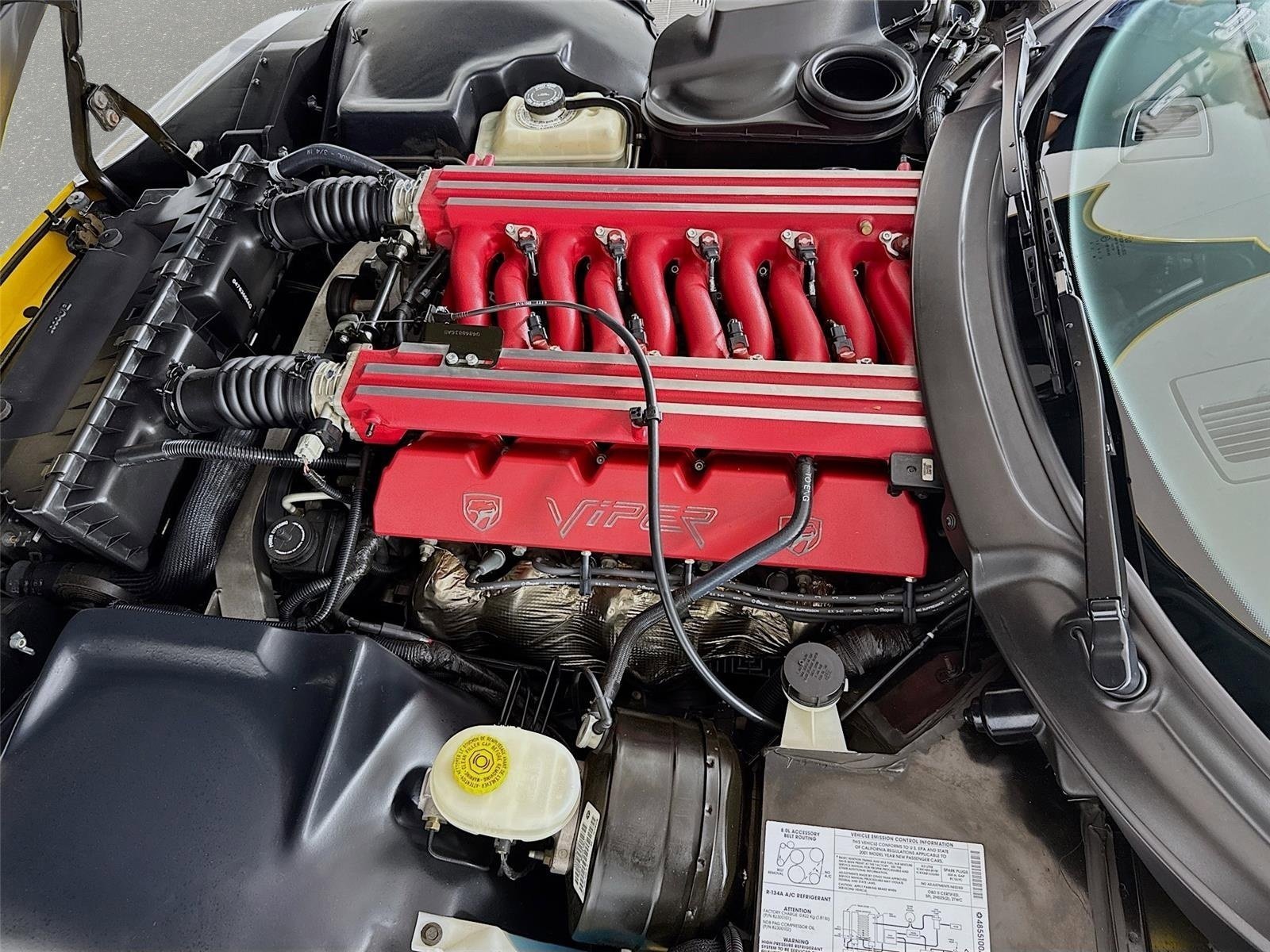 Used 2001 Viper Race Yellow Clearcoat Dodge GTS image 21