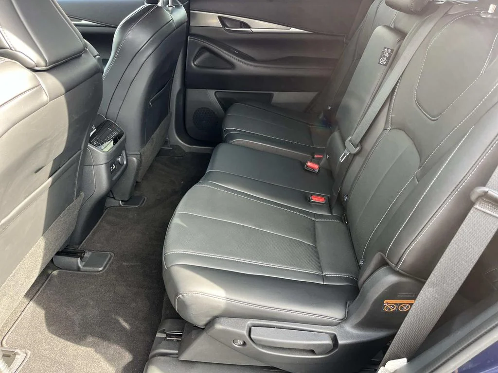 Used 2023 Grand Blue INFINITI LUXE image 12