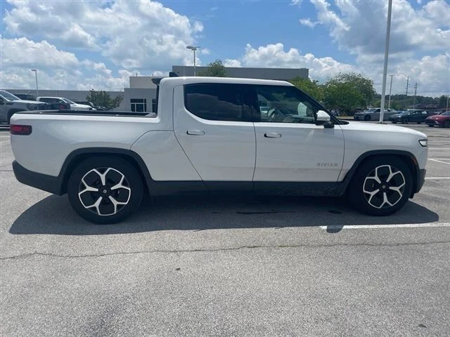 Used 2022 White Rivian Adventure image 7