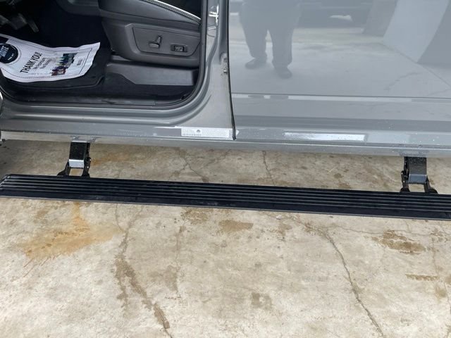 New 2026 Ceramic Gray Clear-Coat Exterior Paint RAM Laramie image 14