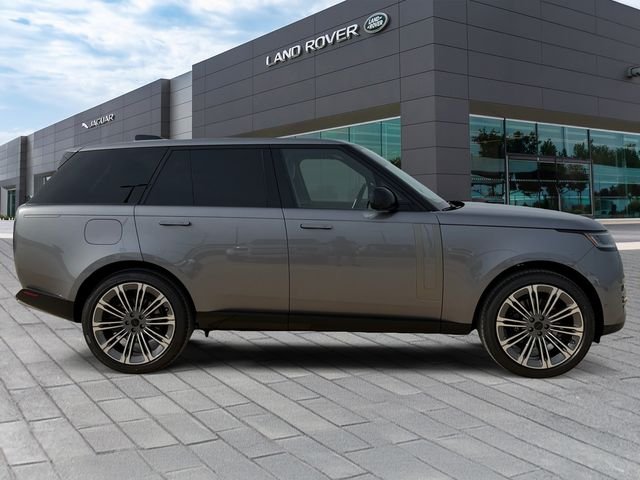 New 2026 Eiger Grey Land Rover SE image 6
