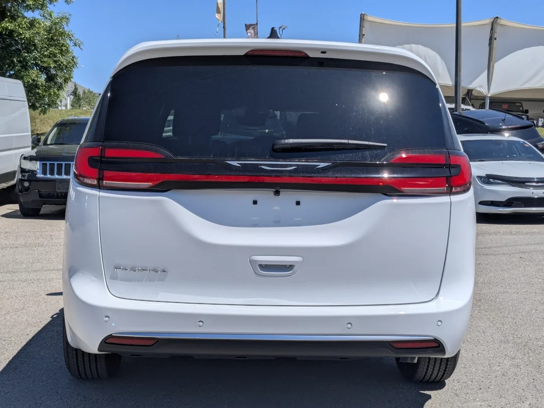 New 2027 White Chrysler Select - - FWD - 8-Passenger Seating - Stow n Go - Remote Start & More! image 7