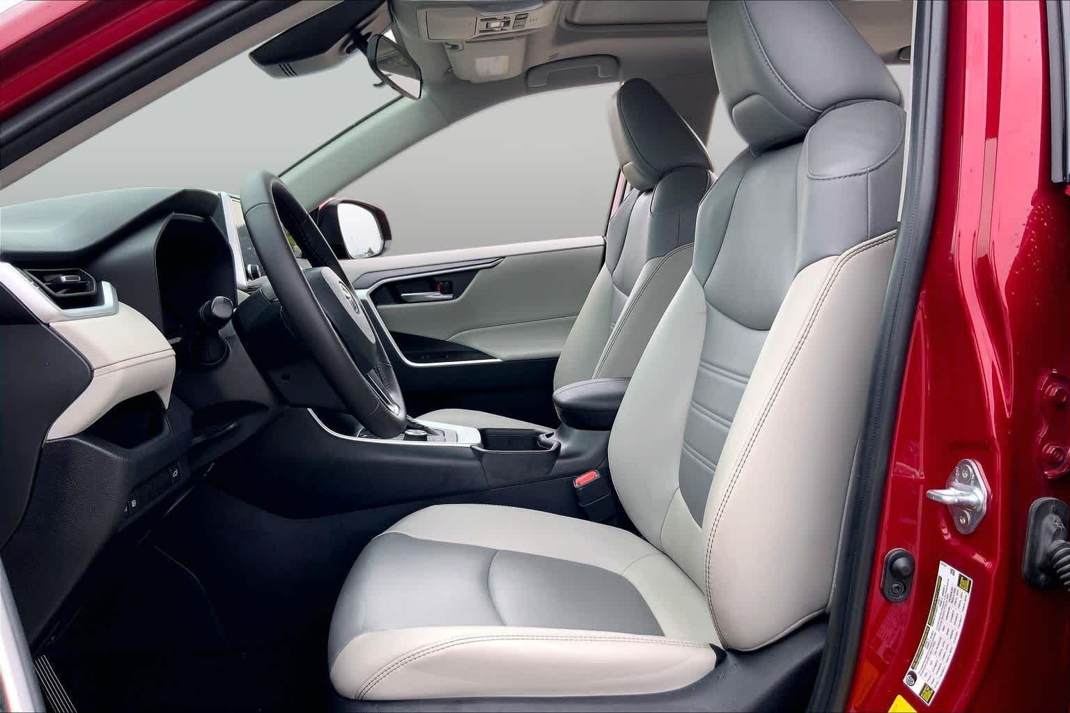 Used 2024 Ruby Flare Pearl Toyota Hybrid XLE Premium image 8