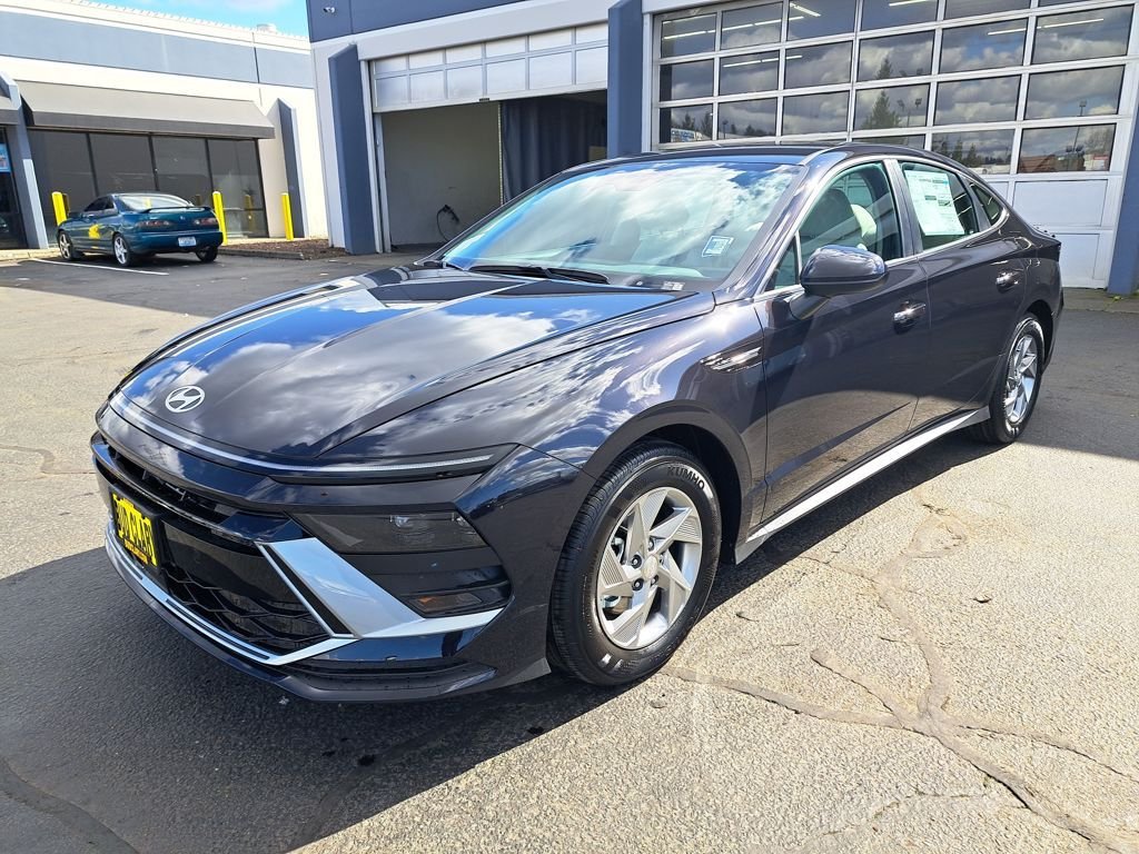 2026 Hyundai Sonata SE's photo