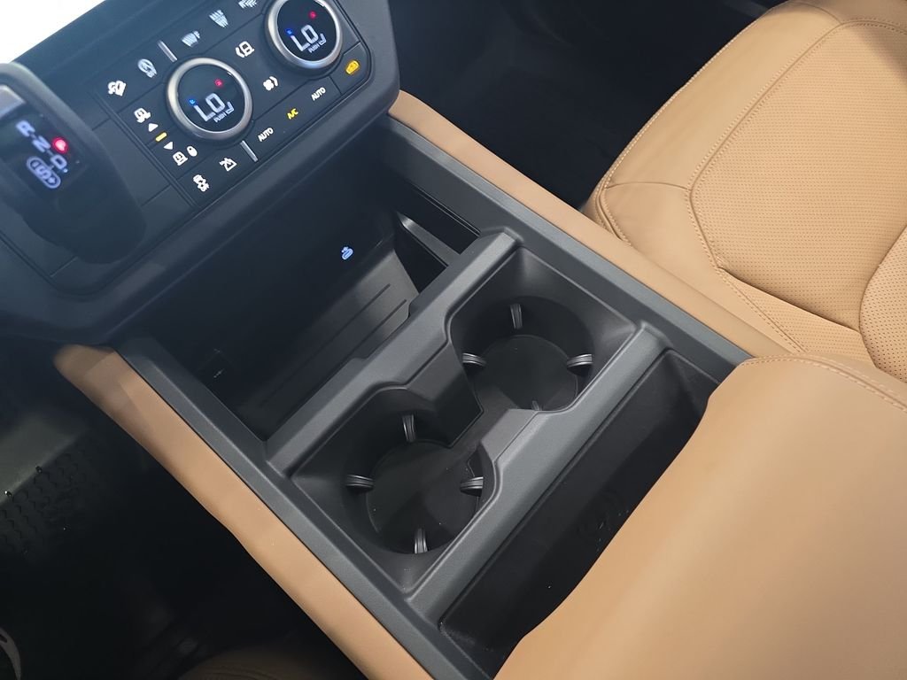 New 2026 Carpathian Grey Land Rover X-Dynamic SE image 18