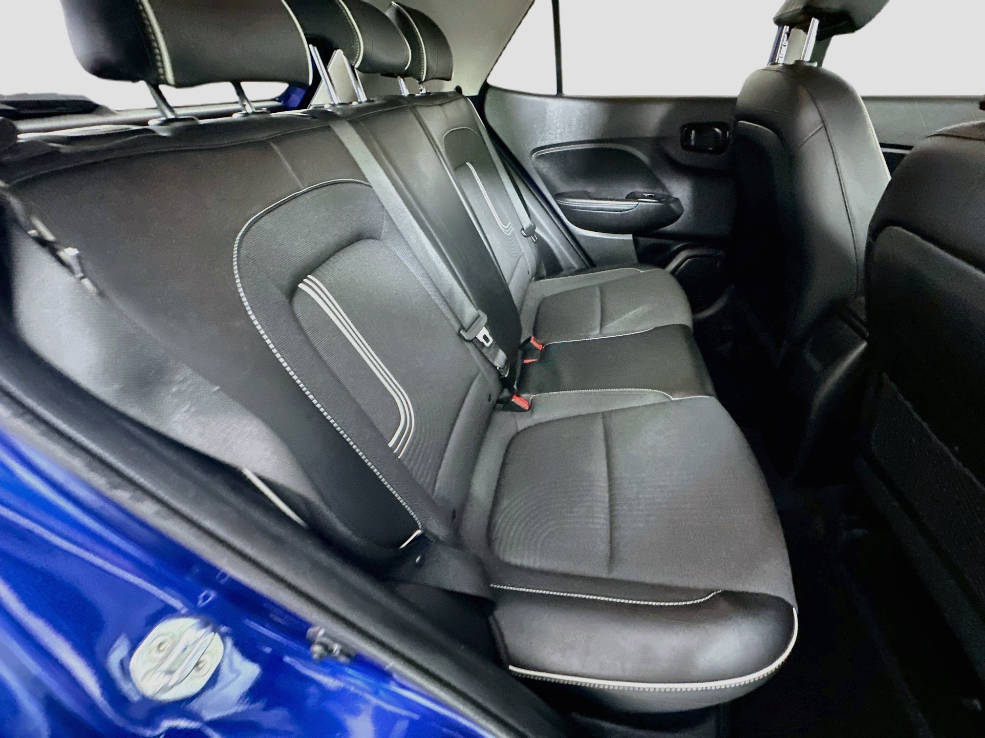 Used 2022 Intense Blue Hyundai Limited image 25