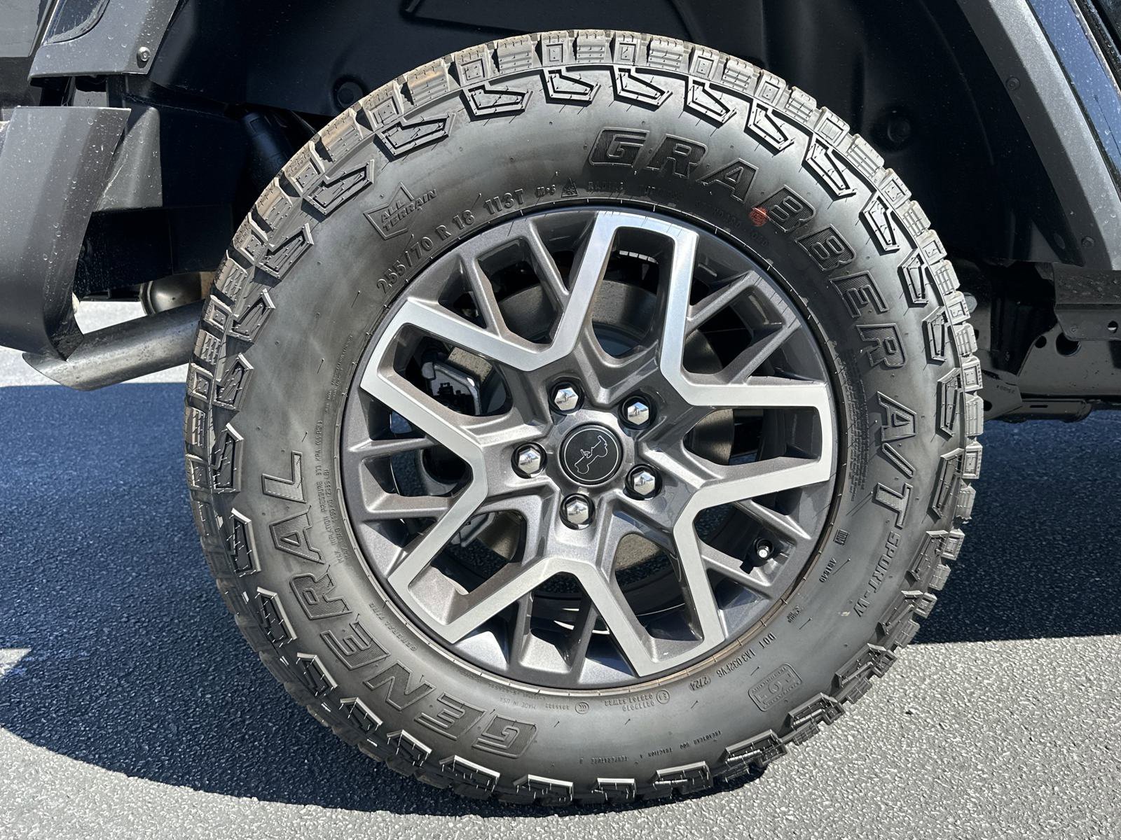 2025 Jeep Wrangler 4-Door Sahara - Photo 18