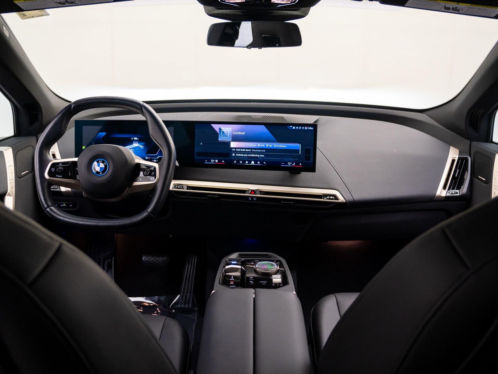 Used 2024 Gray BMW xDrive50 image 10