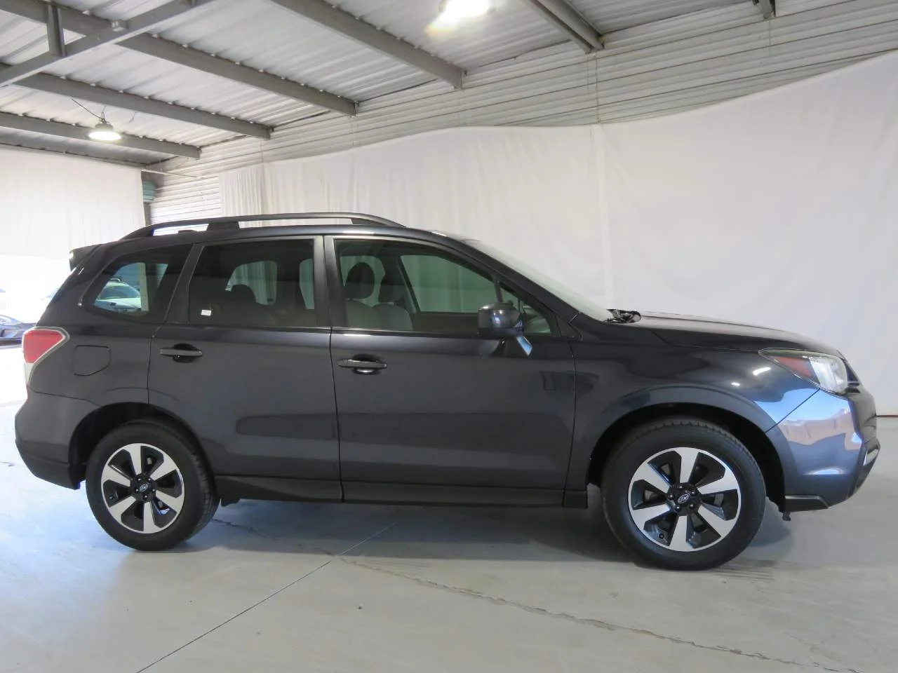 Used 2018 Quartz Blue Pearl Subaru 2.5i Premium image 7