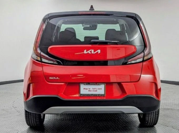 Used 2025 Red Kia LX image 6