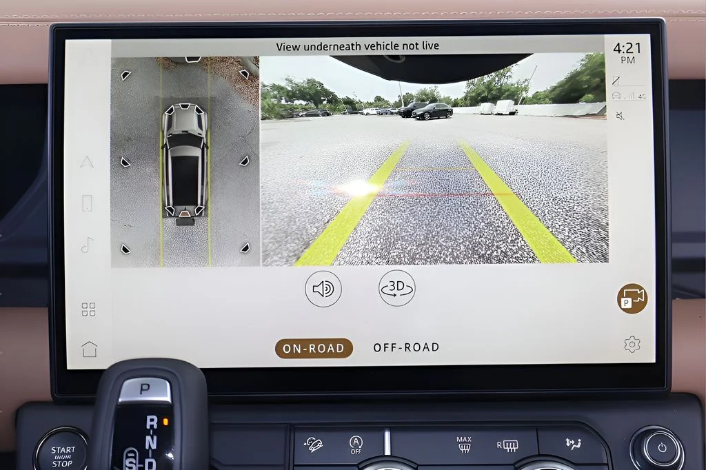 New 2026 Woolstone Green Land Rover X-Dynamic SE image 23