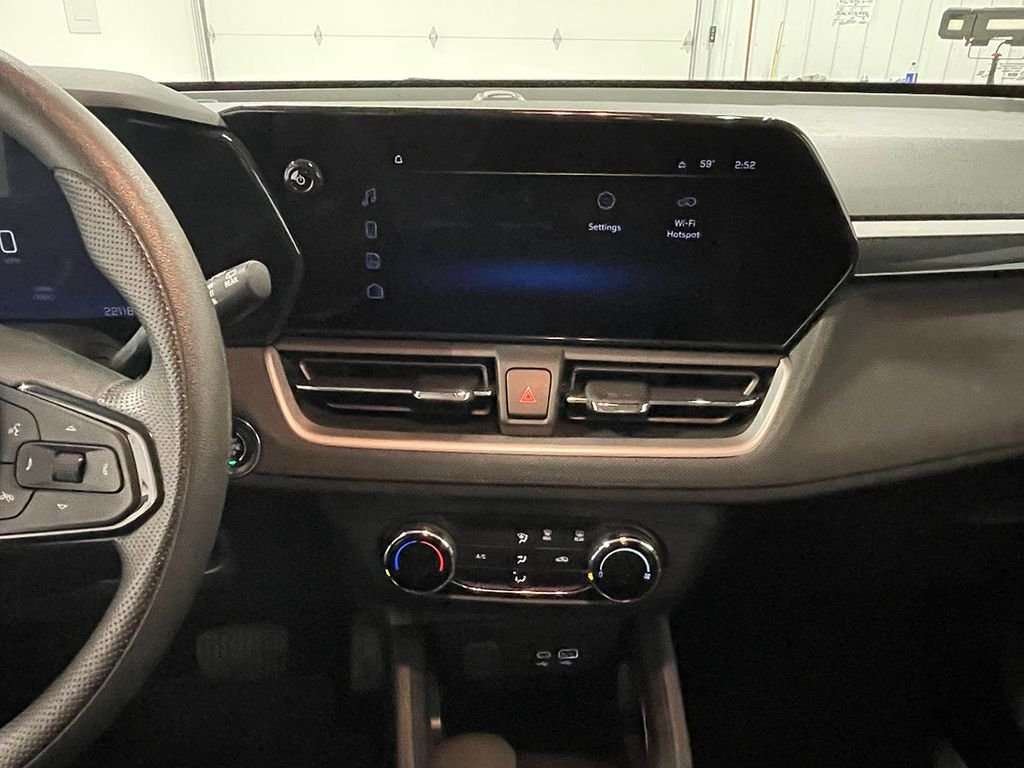 Used 2025 White Chevrolet LS image 27