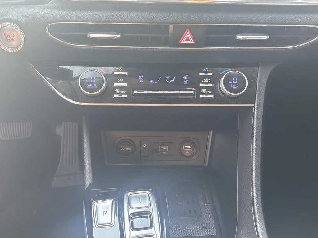 Used 2022 Blue Hyundai Limited image 5
