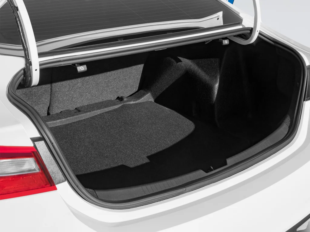 Used 2023 White Chevrolet LT image 18