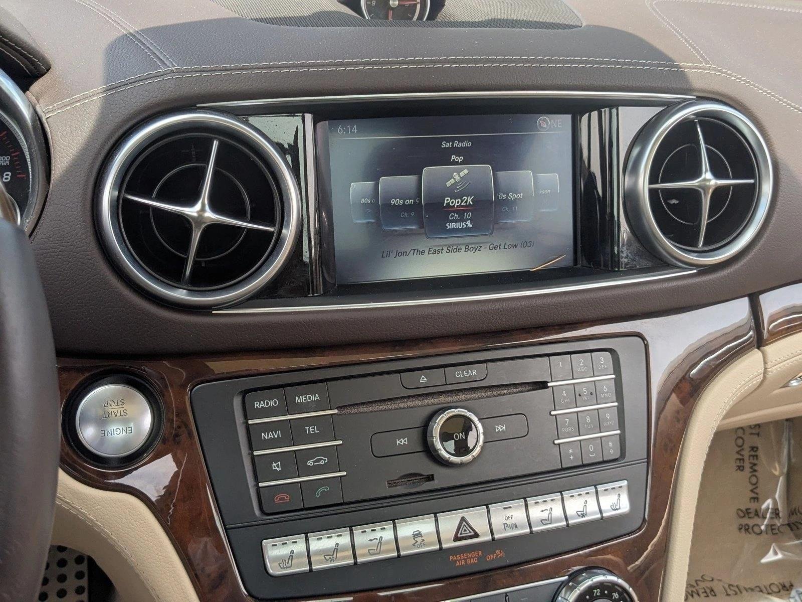 Used 2019 Designo Diamond White Metallic Mercedes-Benz SL 550 image 12