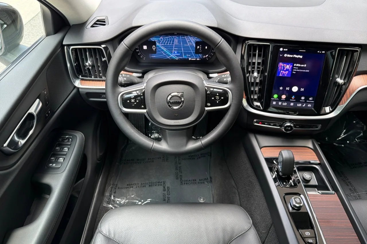 Used 2025 GREY Volvo Plus image 13