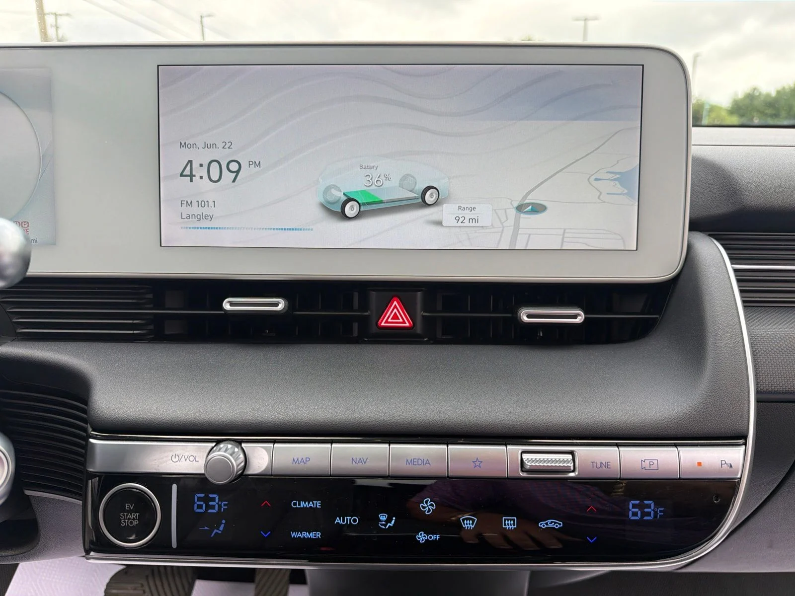 Used 2023 Green Hyundai Limited image 31