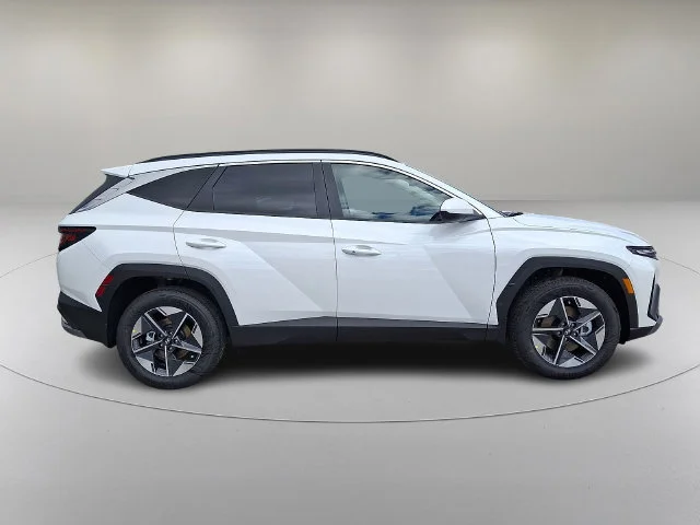New 2026 White Hyundai SEL image 5