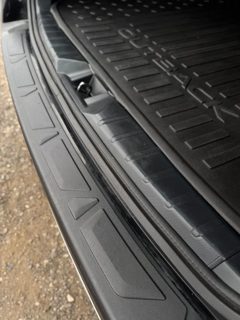 Used 2020 Black Subaru Limited image 40