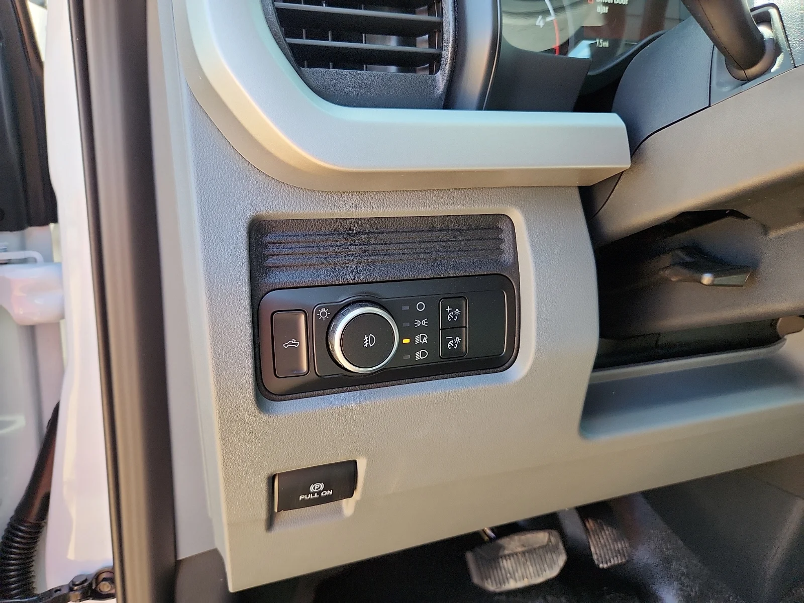 New 2026 Oxford White Ford F-450® XL image 16